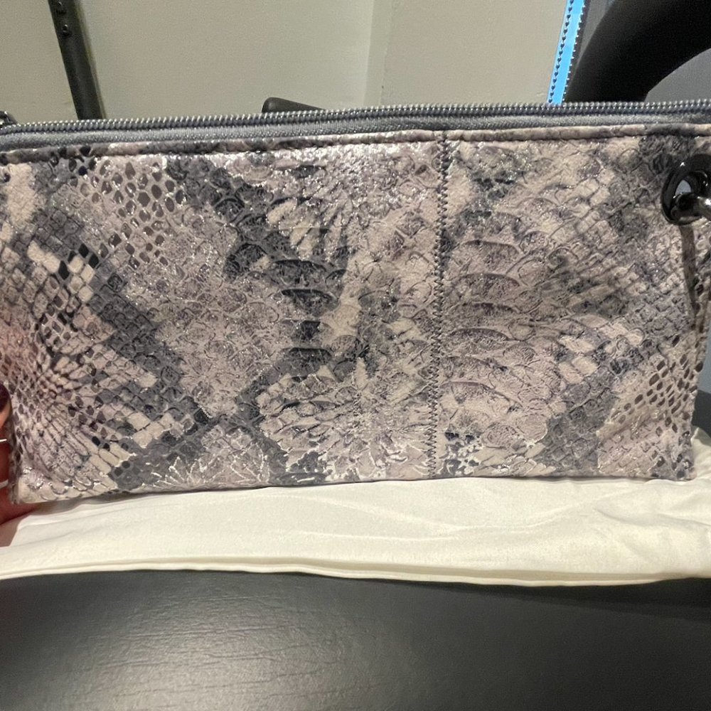 Hobo Vida Wristlet (NWT)